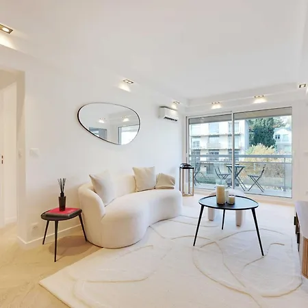 Charming With Ac & Balcony Apartamento *