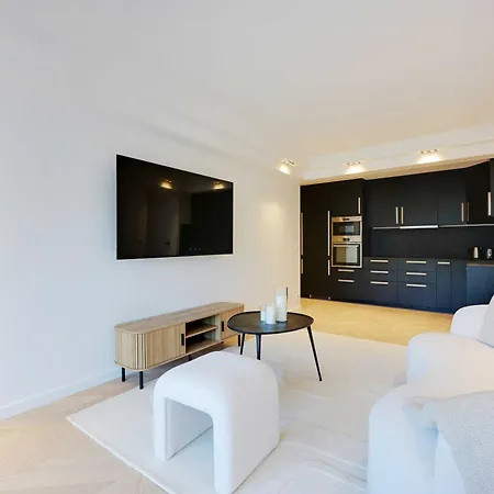 Apartamento Charming With Ac & Balcony Suresnes