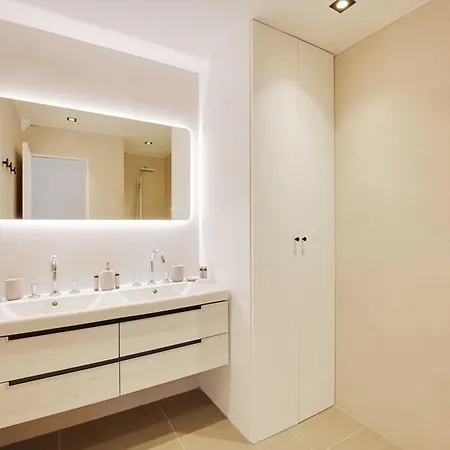 Apartamento Charming With Ac & Balcony